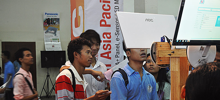 Myanmar Job Search at 7th Myanmar ICT Exhibition